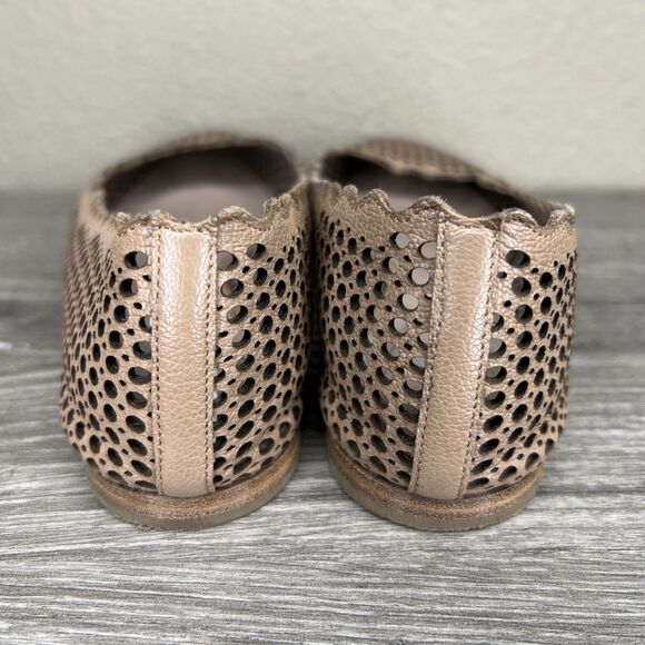 CHLOE Perforated Leather Lauren Scalloped Ballet Flats 37.5 US 7 Nude Beige - Picture 3 of 9